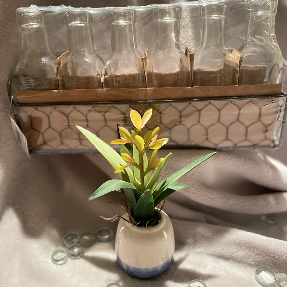 ‼️3/$33‼️ ✨🍶DECOR BOTTLES NWT🍶✨ - Picture 4 of 5